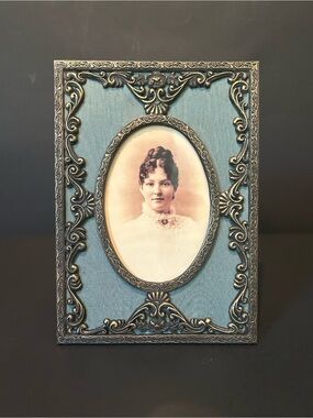 Vintage-Style Green Ornate Picture Frame - Home Accents